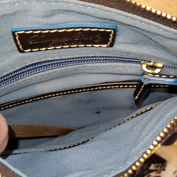 Dooney & Bourke Disney Epcot Food and Wine Festival 2016 Bag - Picture 6 of 9